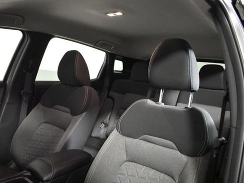 Certified 2025 Nissan Kicks SV AWD/4WD image 10