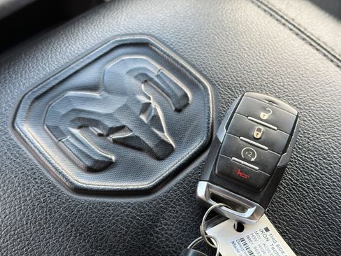Used 2024 RAM 1500 Laramie RWD image 28