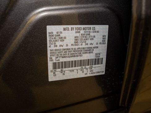 Used 2025 Ford Maverick XLT image 18