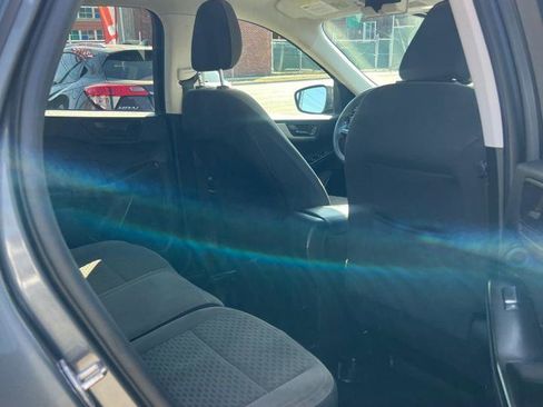 Used 2022 Ford Escape SE image 25