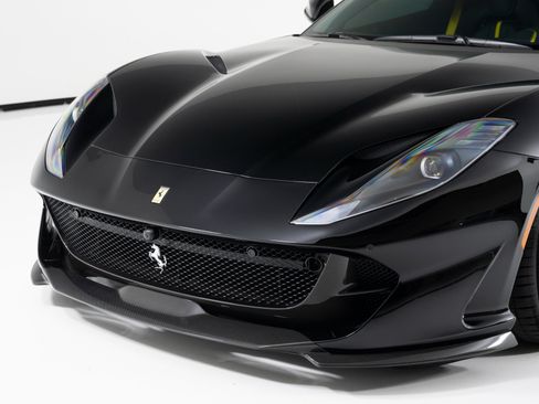 Used 2019 Ferrari 812 Superfast RWD image 36