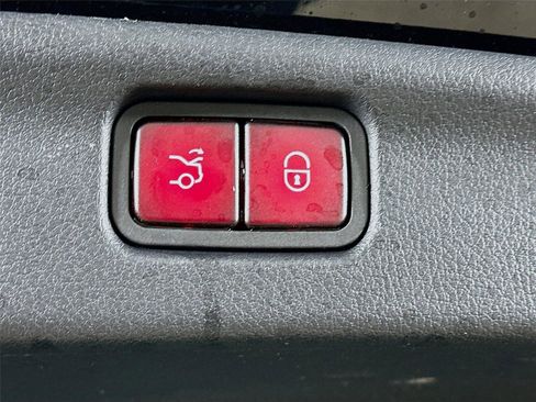 Certified 2023 Mercedes-Benz C 300 4MATIC Sedan image 33