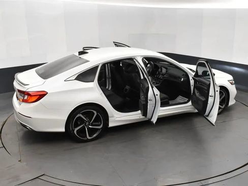 Used 2022 Honda Accord Sport image 6