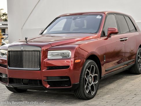 Used 2021 Rolls-Royce Cullinan Black Badge image 4