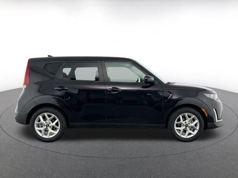 Used 2025 Kia Soul LX w/ LX Technology Package FWD image 10