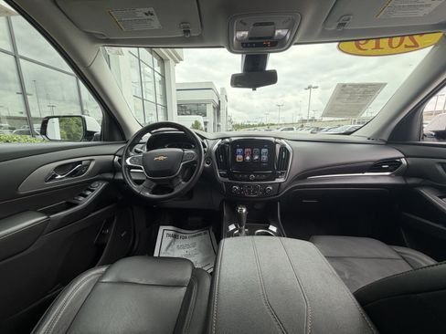 Used 2019 Chevrolet Traverse RS w/ LPO, Floor Liner Package FWD image 29