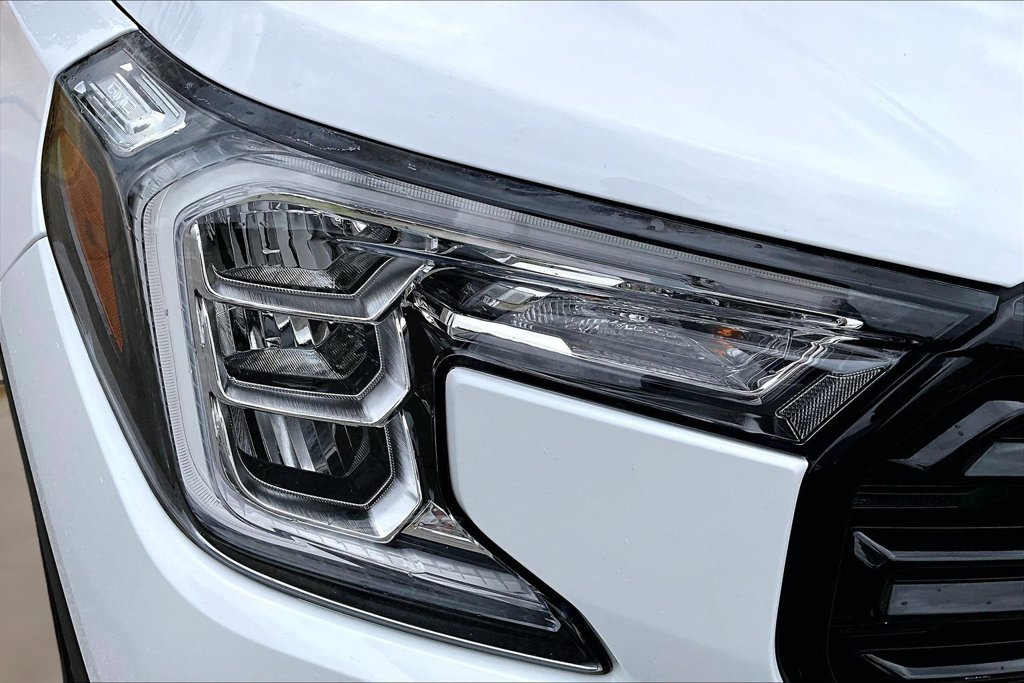 Used 2023 GMC Terrain SLE w/ Driver Convenience Package FWD image 31