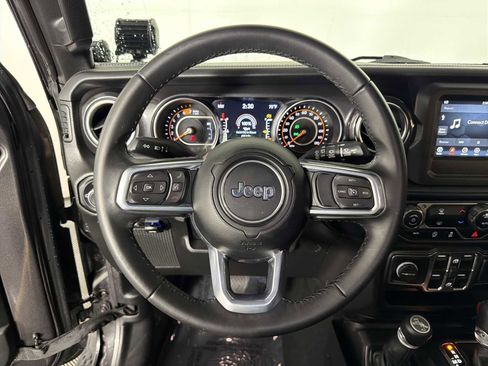 Used 2021 Jeep Wrangler Unlimited Sahara AWD/4WD image 23