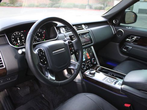 Used 2018 Land Rover Range Rover Long Wheelbase Supercharged image 14