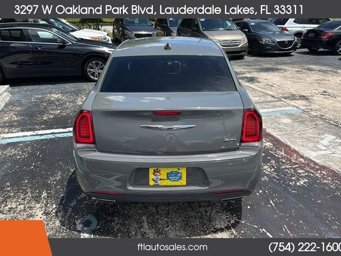 Used 2019 Chrysler 300 Touring w/ Sport Appearance Package RWD image 9