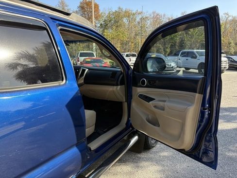 Used 2015 Toyota Tacoma PreRunner image 33