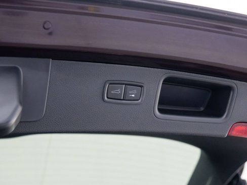 Certified 2024 Porsche Macan Turbo image 31