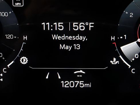 Used 2025 GMC Yukon XL Denali w/ Sun & Power Step Package AWD/4WD image 15