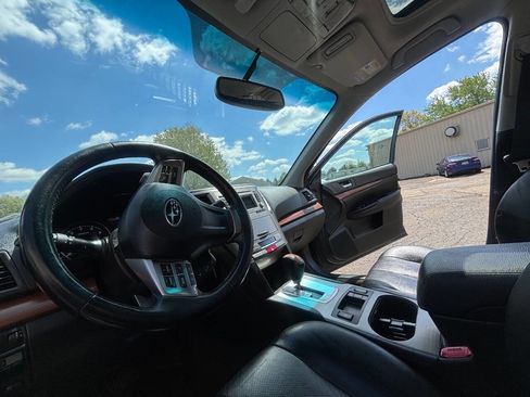 Used 2014 Subaru Outback 2.5i Limited AWD/4WD image 7