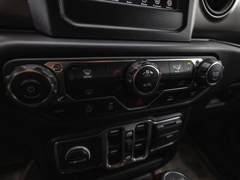 Used 2023 Jeep Wrangler Freedom Edition image 16