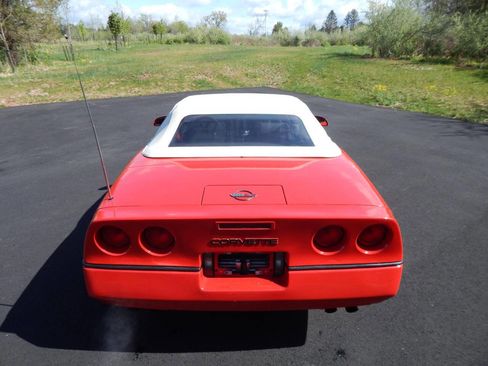 Used 1988 Chevrolet Corvette Convertible RWD image 7
