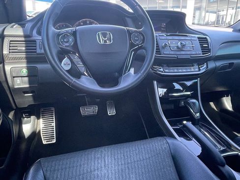 Used 2016 Honda Accord Sport image 9