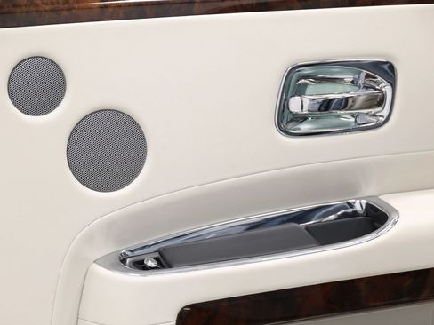 Used 2017 Rolls-Royce Ghost RWD image 88