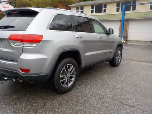 Used 2018 Jeep Grand Cherokee Limited image 6