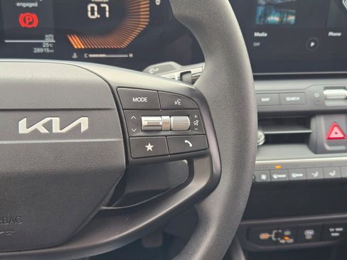 Used 2025 Kia K4 FWD image 30