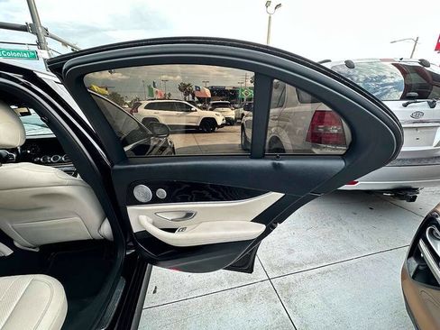 Used 2019 Mercedes-Benz E 300 4MATIC image 13