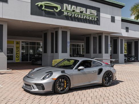 Used 2019 Porsche 911 GT3 RS image 12