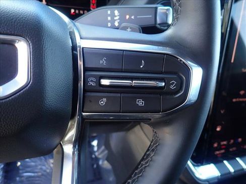 Used 2025 GMC Yukon XL Denali AWD/4WD image 17