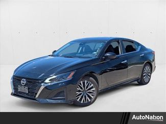 Used 2023 Nissan Altima 2.5 SV image 1