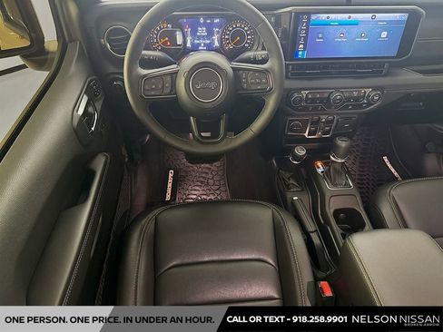 Used 2025 Jeep Gladiator Sport AWD/4WD image 21