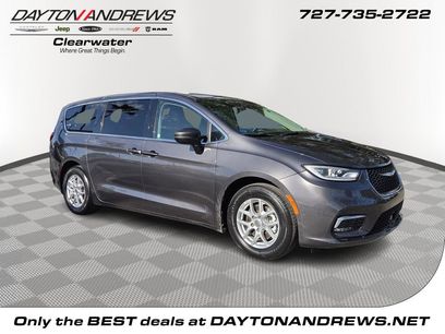 Used 2023 Chrysler Pacifica Touring-L
