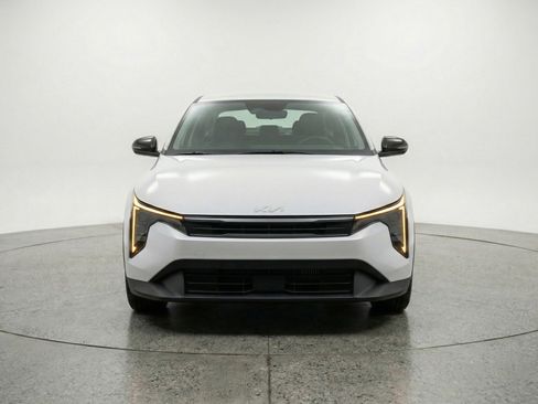 Used 2025 Kia K4 FWD image 2
