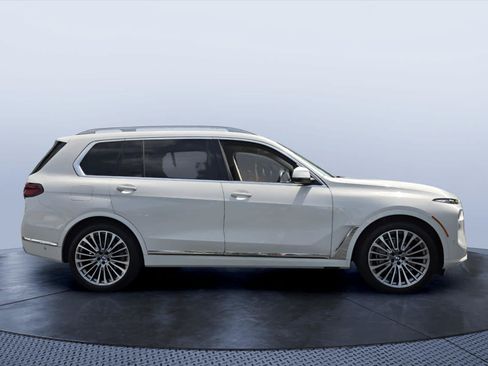 Certified 2024 BMW X7 xDrive40i w/ Parking Assistance Package AWD/4WD image 7