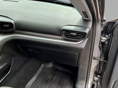 Used 2022 Ford Explorer XLT AWD/4WD image 28