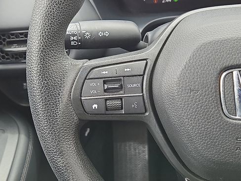 Used 2025 Honda HR-V LX image 16