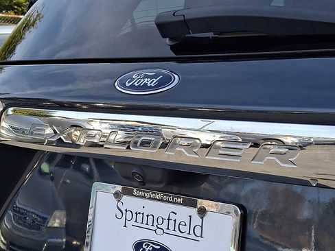 Used 2022 Ford Explorer XLT w/ Equipment Group 202A image 31