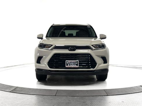 Certified 2024 Toyota Grand Highlander XLE image 2