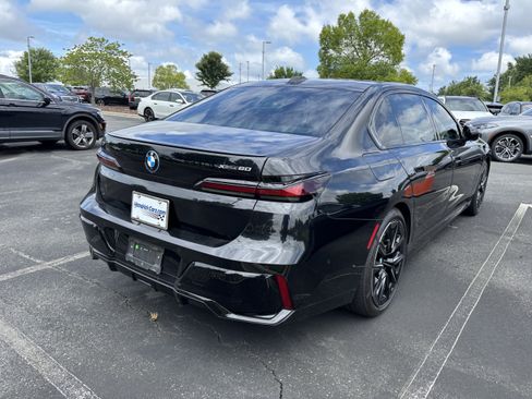 Used 2023 BMW i7 xDrive60 AWD/4WD image 21