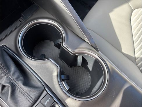 Used 2023 Toyota Camry SE image 29