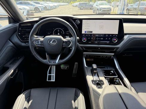 Used 2025 Lexus TX 500h AWD w/ Technology Package image 8