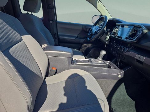 Used 2020 Toyota Tacoma SR image 22
