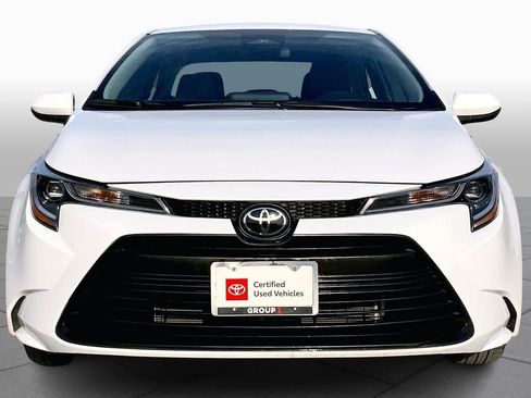 Used 2025 Toyota Corolla LE image 3
