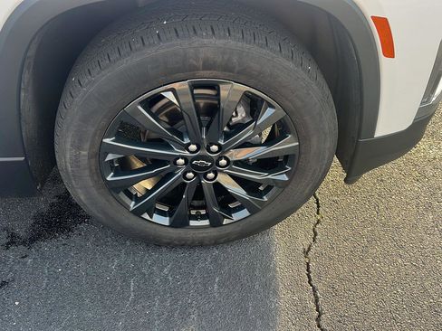 Used 2023 Chevrolet Traverse RS AWD/4WD image 44