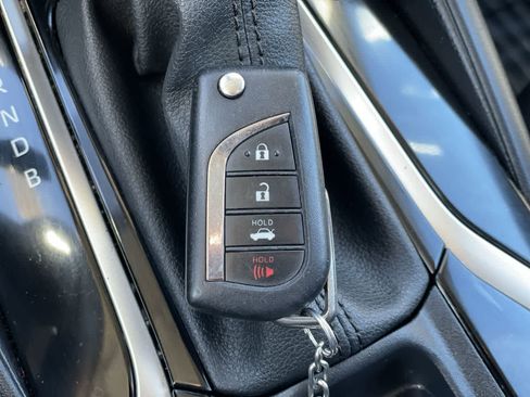 Used 2020 Toyota Corolla LE image 25