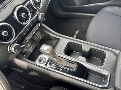 Used 2025 Nissan Sentra SV image 39