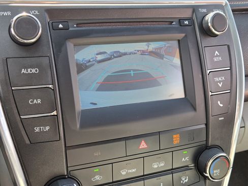 Used 2016 Toyota Camry LE image 18