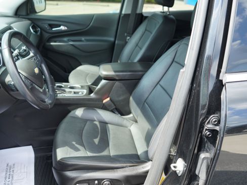 Used 2020 Chevrolet Equinox LT w/ Midnight Edition FWD image 9
