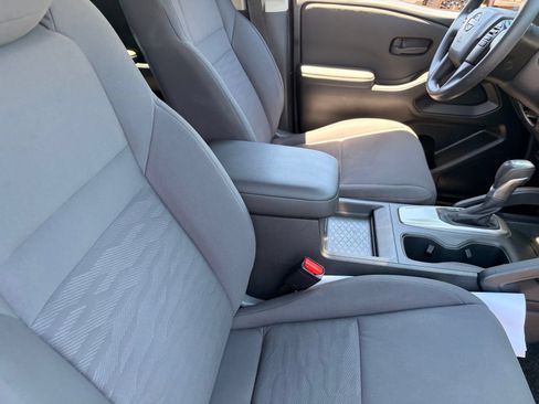 Used 2022 Nissan Frontier S w/ Technology Package AWD/4WD image 9