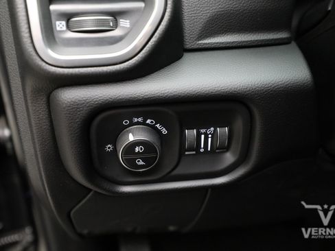 New 2026 RAM 3500 Laramie AWD/4WD image 16