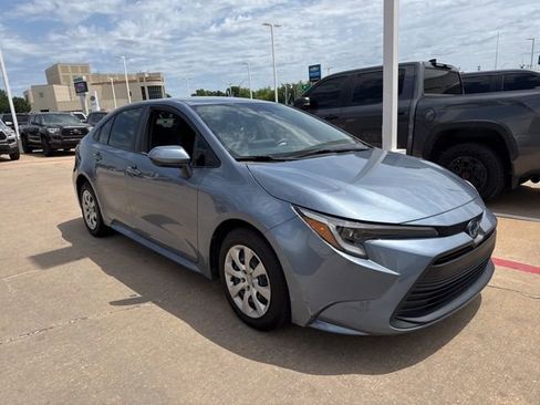 Used 2023 Toyota Corolla LE FWD image 1