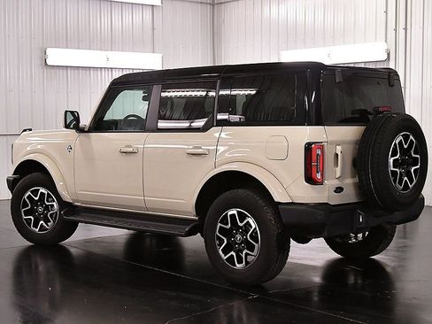 Used 2025 Ford Bronco Outer Banks image 5